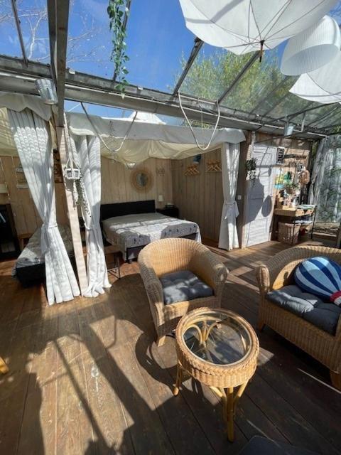 Vrijstaande Accommodatie Glamping De Kas Inn Hank Esterno foto