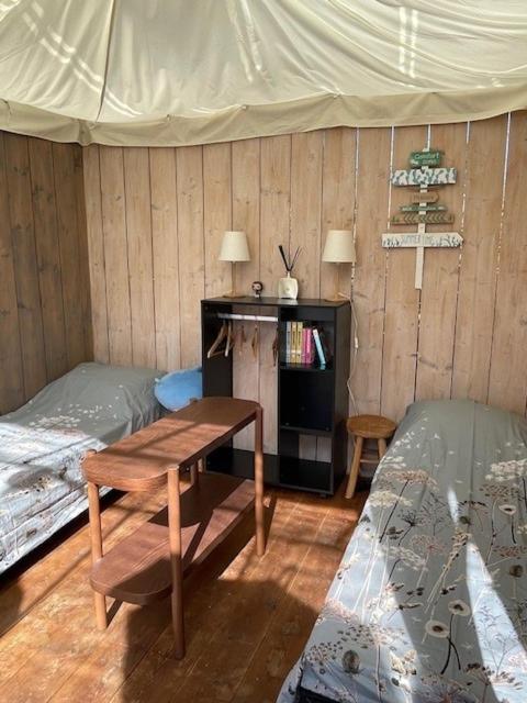 Vrijstaande Accommodatie Glamping De Kas Inn Hank Esterno foto
