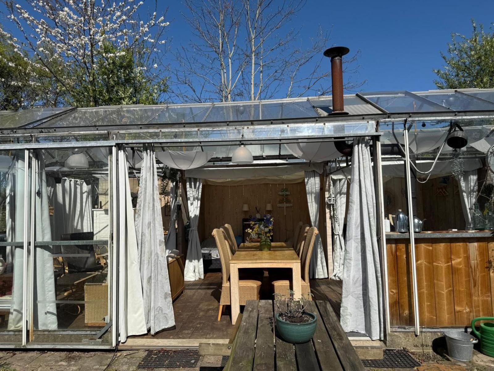 Vrijstaande Accommodatie Glamping De Kas Inn Hank Esterno foto